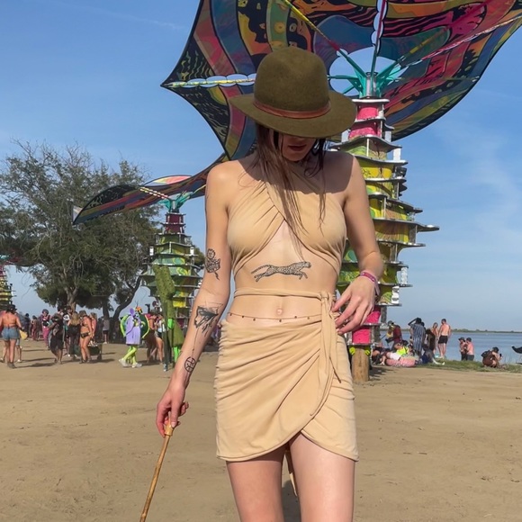 Lost Lorelei Quantum Mini Skirt + Wrap Top - Picture 2 of 4